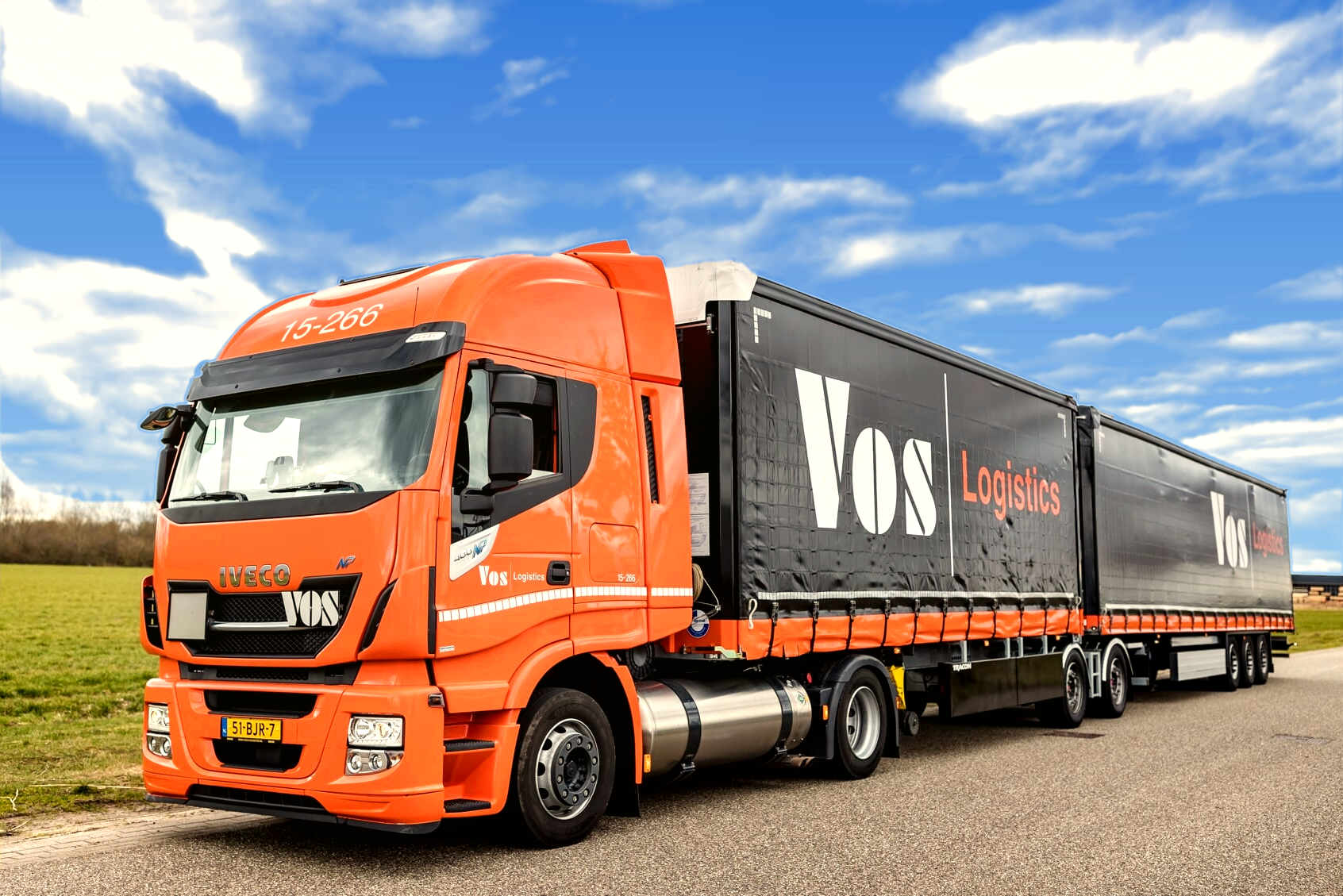 Vrachtwagen van Vos Logistics